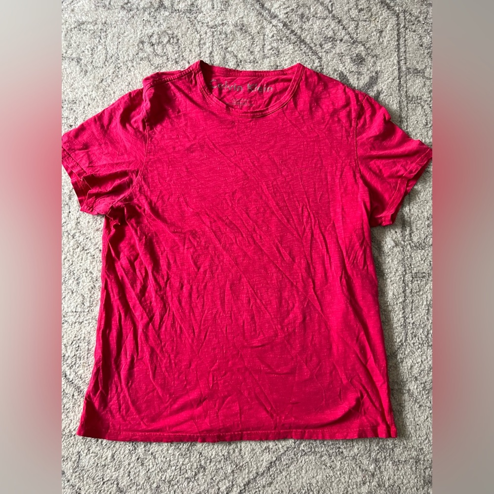 Red/hot pink